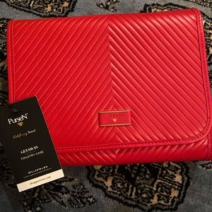 PurseN Red Getaway Toiletry Case